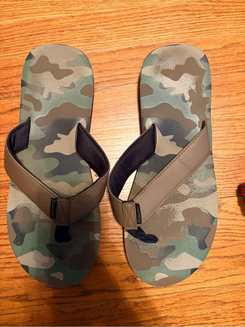 WELL WORN Camo Flip Flop Sandals - Green Brown